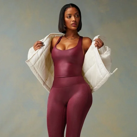 Fabletic Anywhere Shine Built-In Bra Tank - Picture 1 of 9